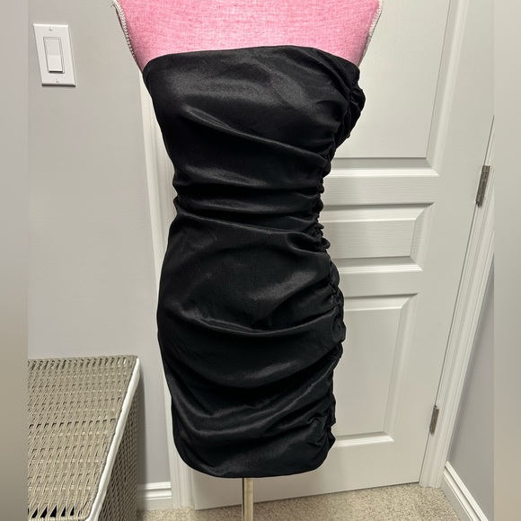 Calvin Klein Dresses & Skirts - Calvin Klein Strapless Little Black Dress with Gold Zipper